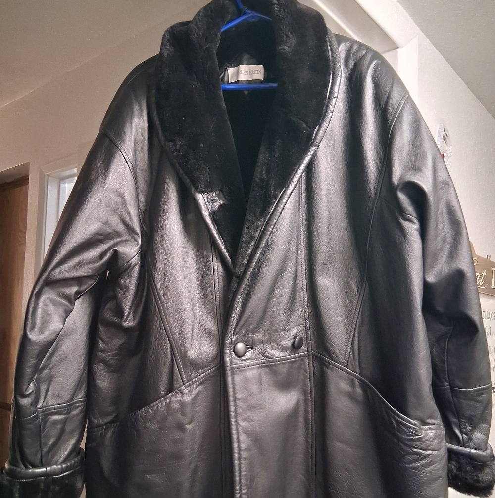 Heavy Black Leather Jacket/Coat Full Fuzzy Lining